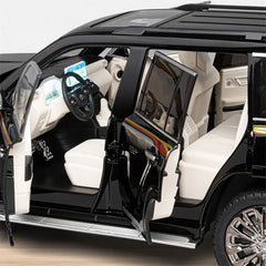 1:18 Die-Cast Toyota Land Cruiser LC300